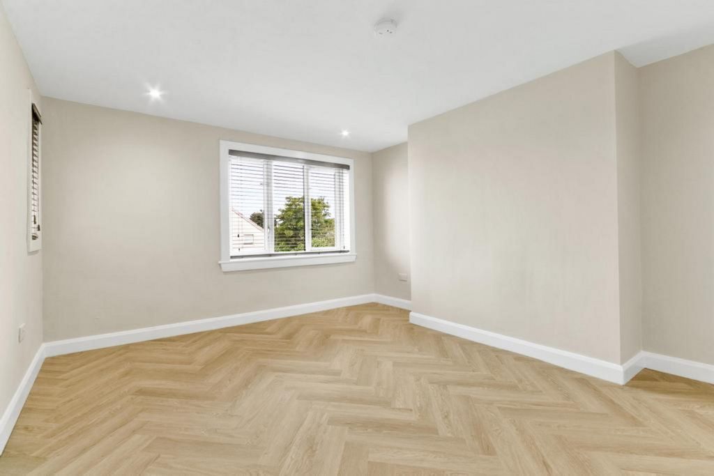 Property photo 2 of 26