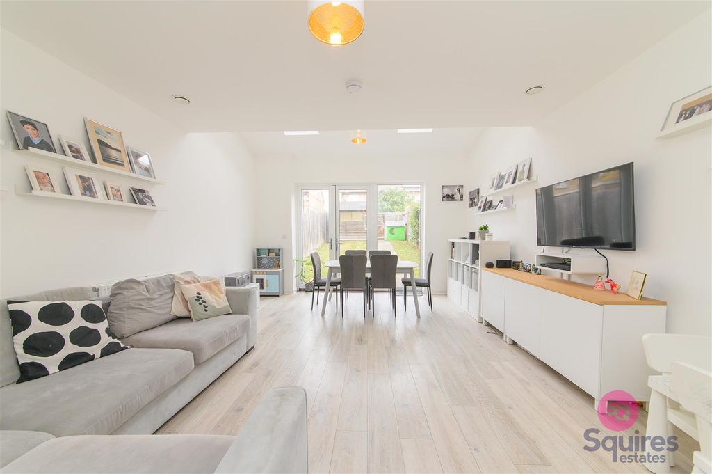 Property photo 2 of 23