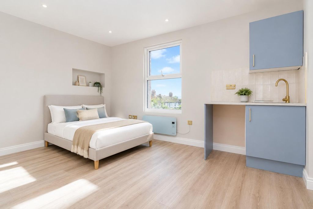 Property photo 2 of 16 8E7Fe7A5-46Ef-4529-8Fb8-A9Aabe12d716 (1).Png