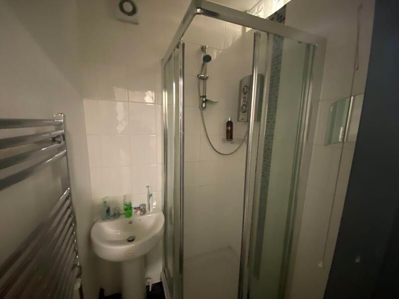 Property photo 3 of 10 A Clean And Modern Bathroom With A Shower Cubicle,...
