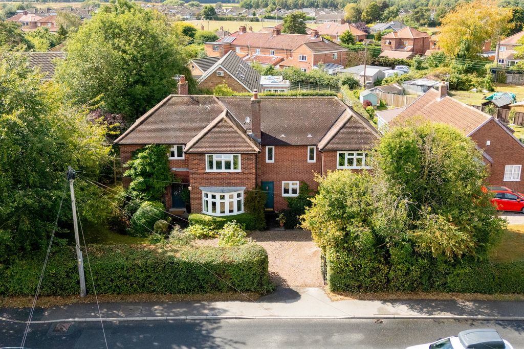 Property photo 1 of 28