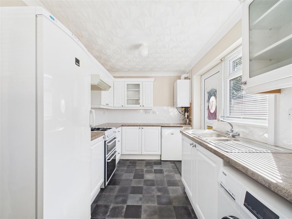 Property photo 2 of 9 Cam03303G0-Pr0224-Still007.Jpg