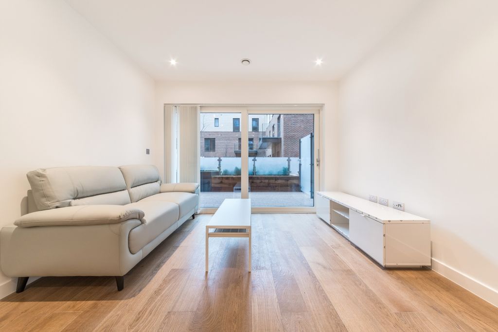 Property photo 1 of 8 Living Area