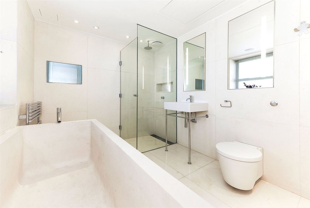 Property photo 3 of 14 Picture-No-15-83