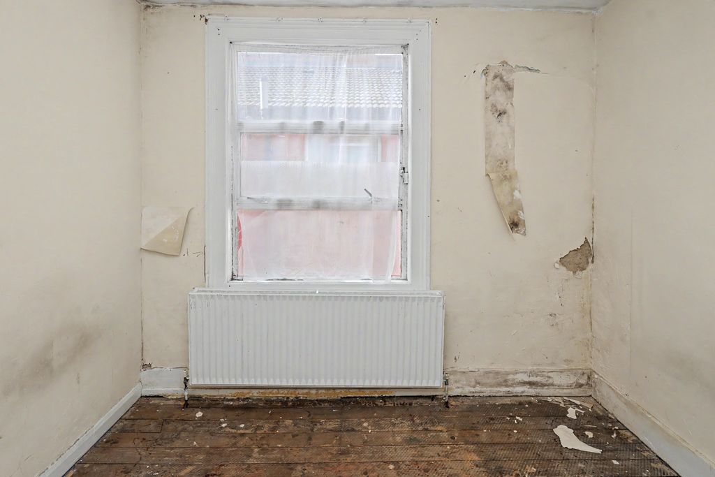 Property photo 3 of 12 27A Temple Road, Cricklewood, London, Nw2 6Pj
