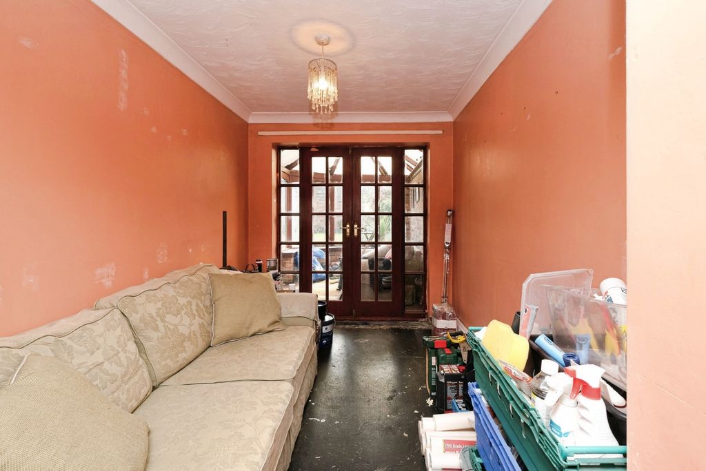 Property photo 3 of 12 Pbox-Img.Jpg