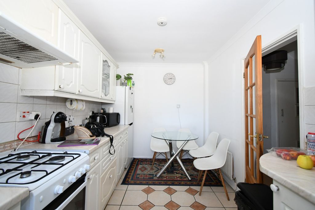 Property photo 2 of 9 3371673