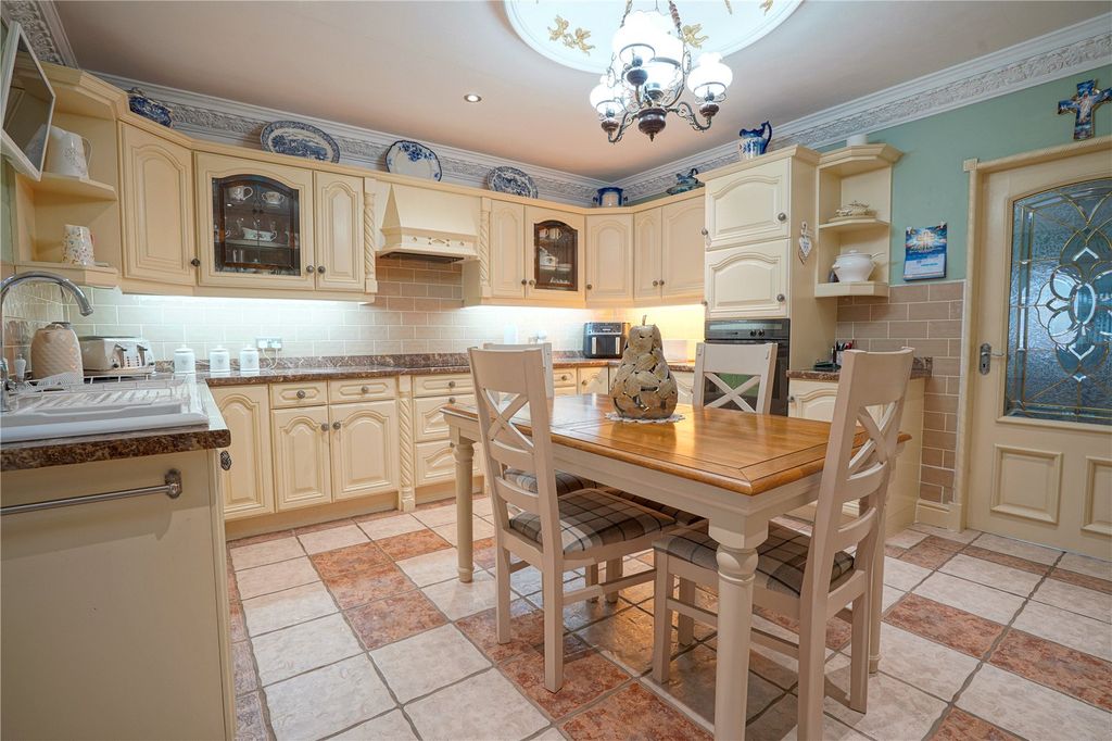 Property photo 3 of 23 Picture No. 05