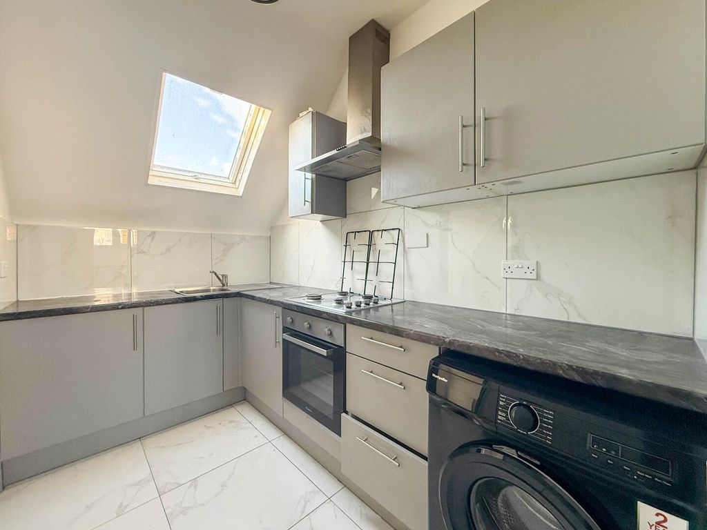 Property photo 2 of 11 Kitchen