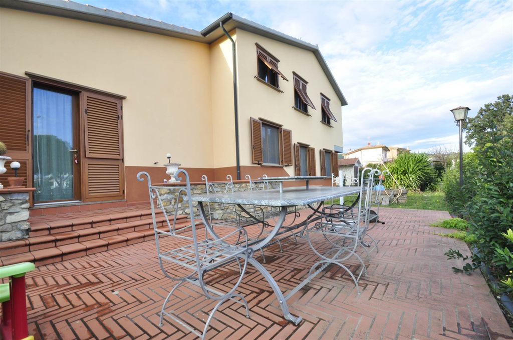 Property photo 1 of 24