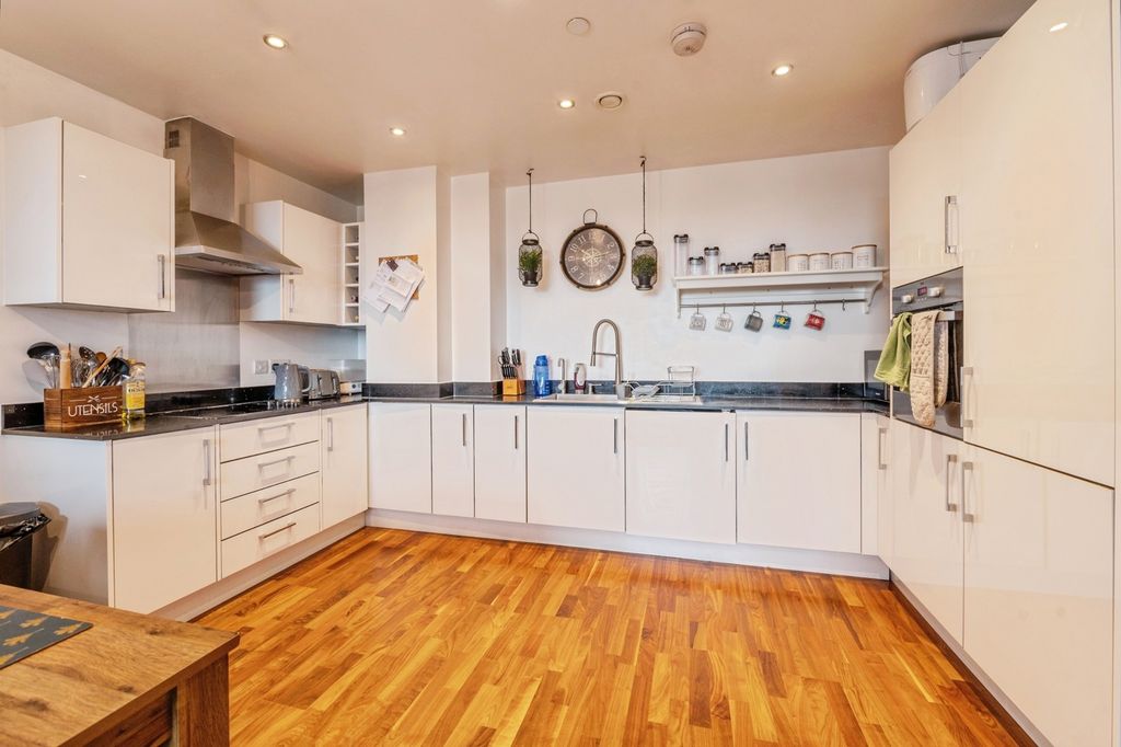 Property photo 3 of 14 Pbox-Img.Jpg