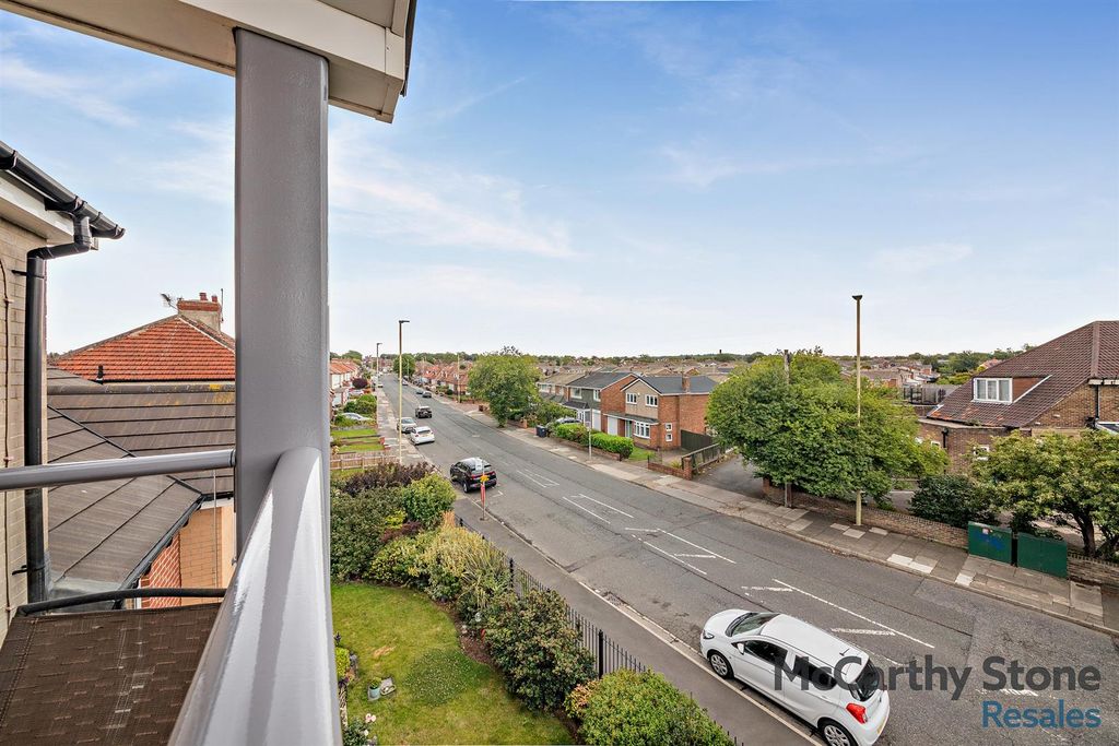 Property photo 1 of 10 8657894-Exterior01-800.Jpg