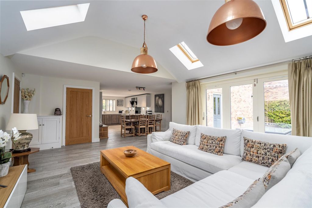 Property photo 1 of 30 Open Plan Living Space