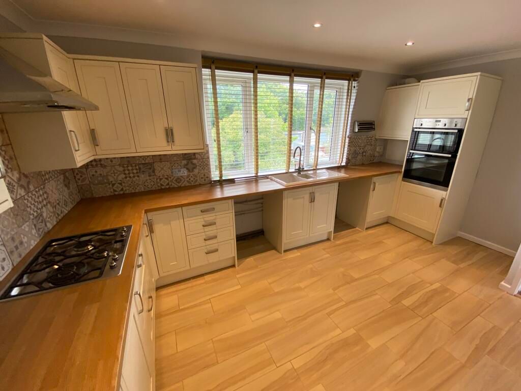 Property photo 2 of 23