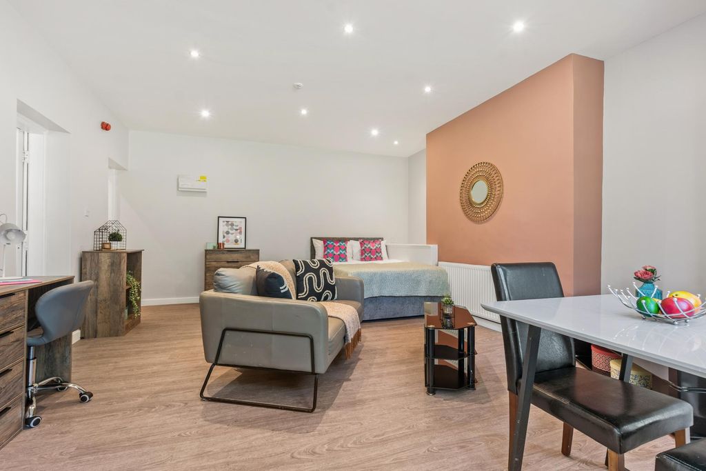 Property photo 2 of 9 Property Photo