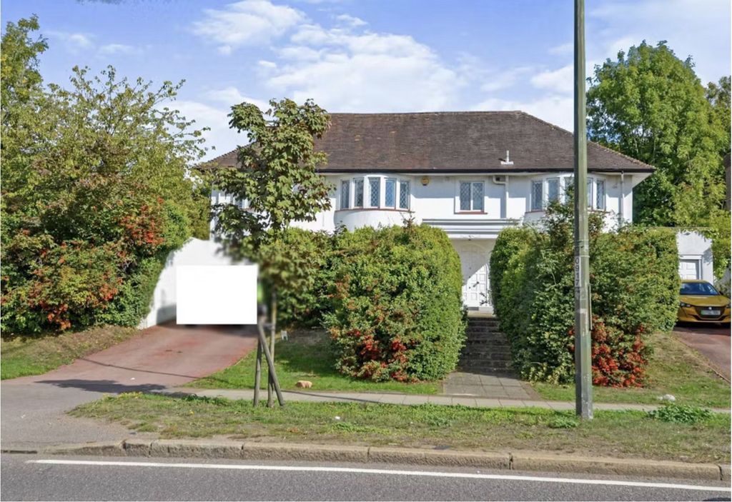 Property photo 2 of 12