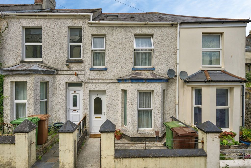 Property photo 1 of 18