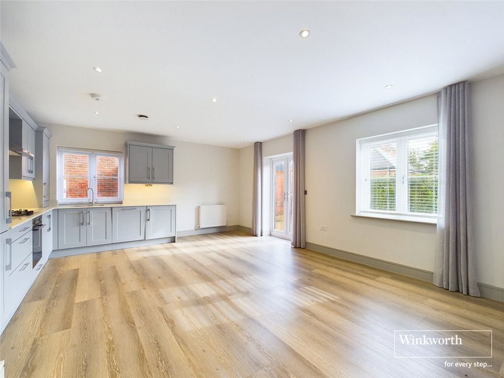 Property photo 3 of 11 Picture No. 06