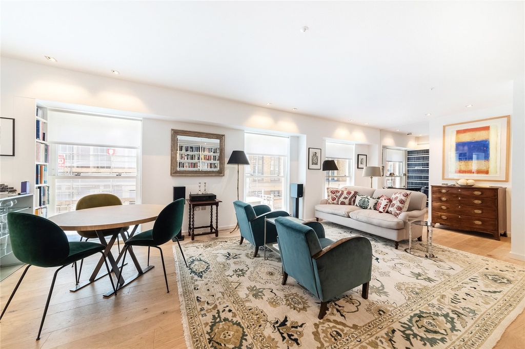 Property photo 1 of 13 Aldwych Chambers