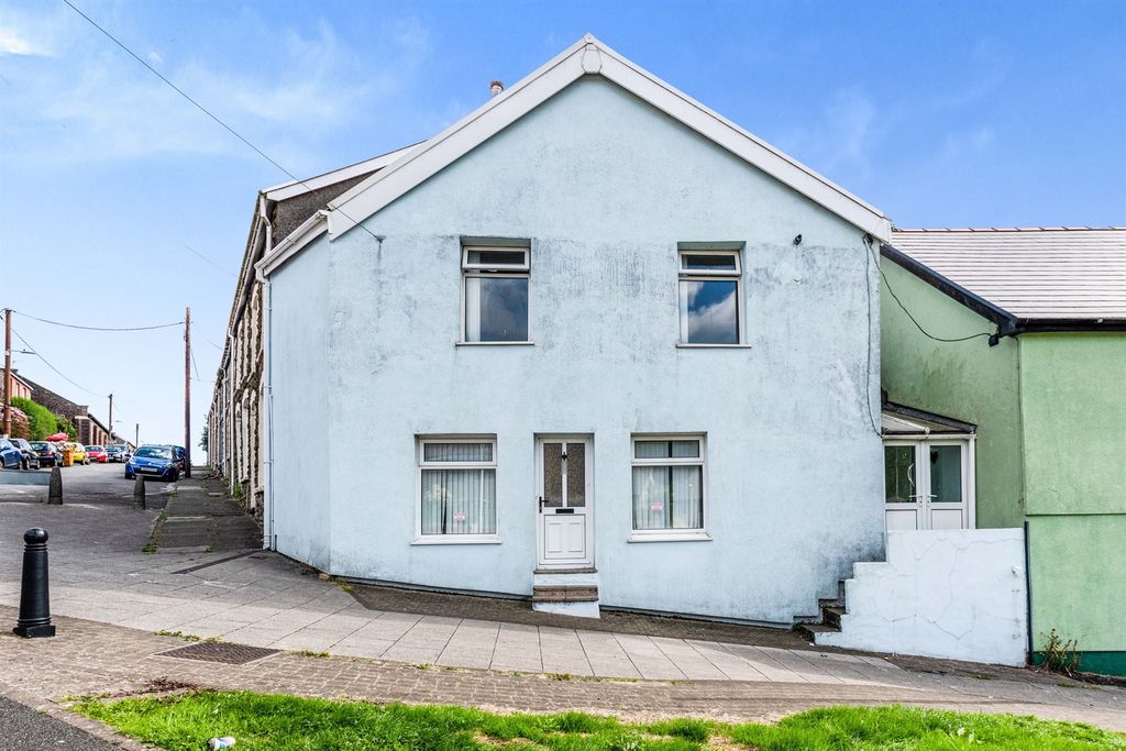 Property photo 2 of 19 Image