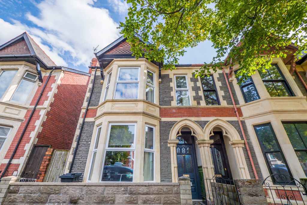 Property photo 1 of 25 Bathroom