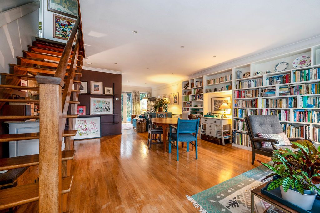 Property photo 3 of 25