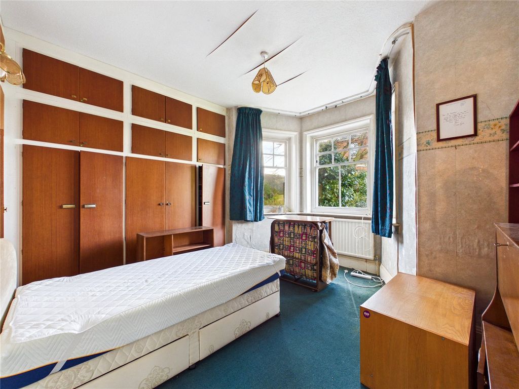 Additional image 7 of 3 bed flat for saleHamilton Gardens, Felixstowe, Suffolk IP11