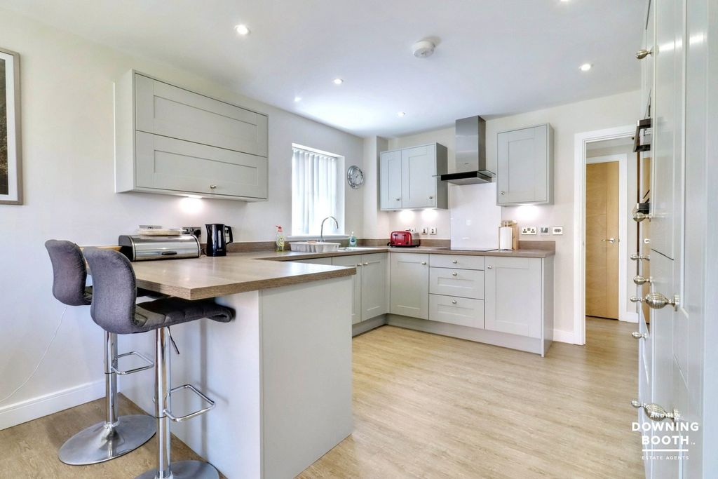 Property photo 3 of 24