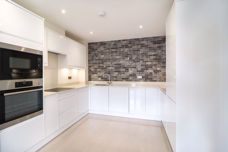 Property photo 2 of 10 Kitchen