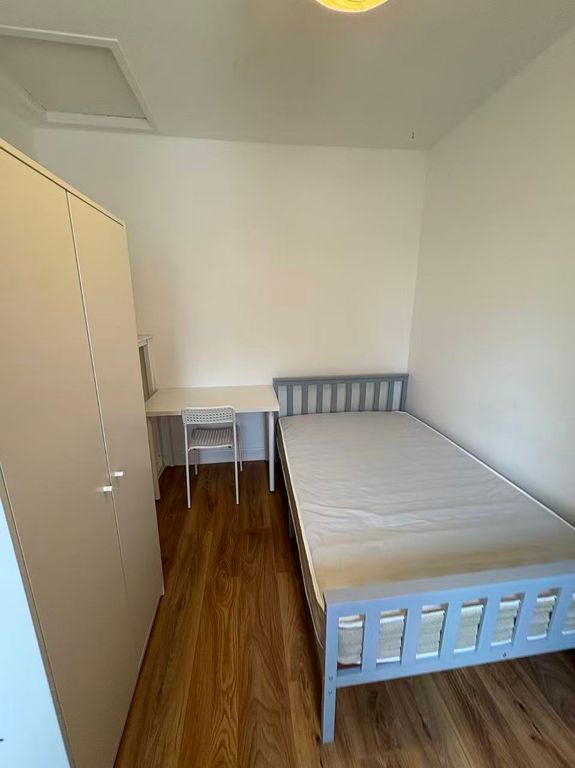 Property photo 3 of 10 Photo 2