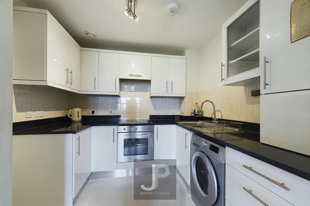 Property photo 2 of 12 Cam01632G0-Pr0146-Still006.Jpg