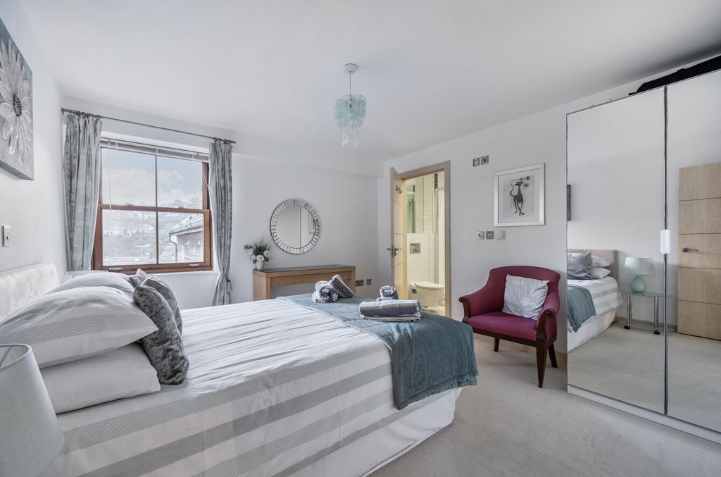 Additional image 6 of 2 bed flat for saleThe Creekside, Looe, Cornwall PL13