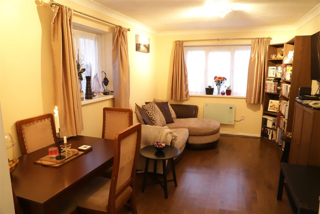 Property photo 3 of 6