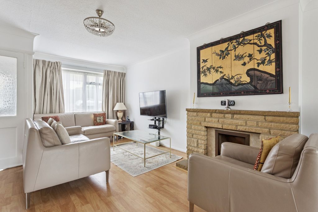 Property photo 3 of 18