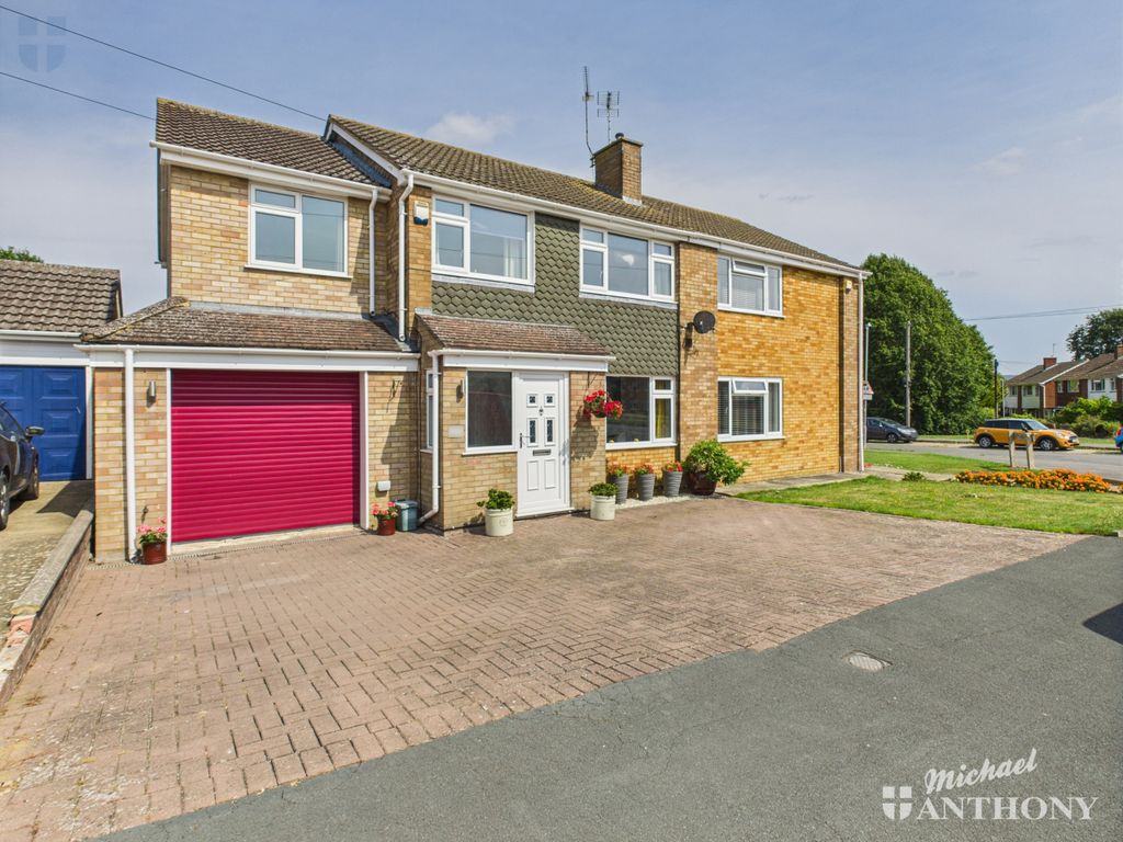 Property photo 1 of 18 Cam03852G0-Pr0380-Still001
