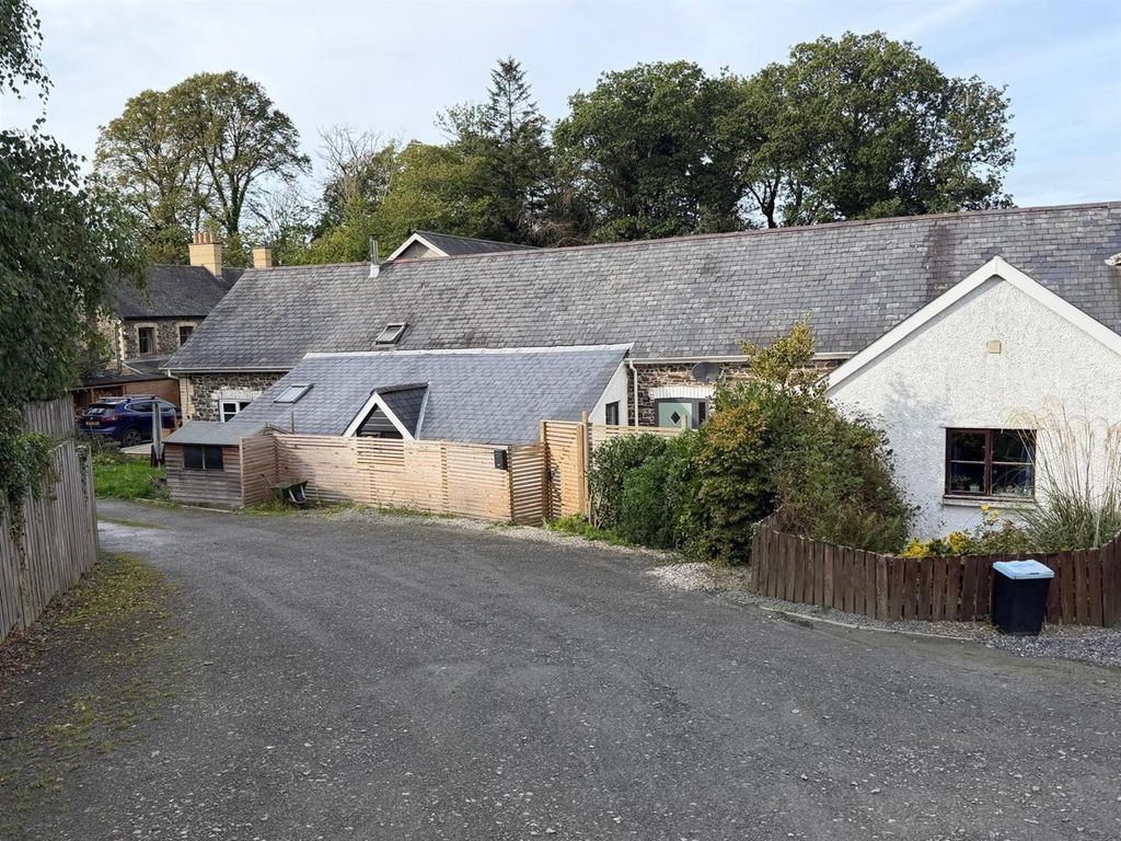Property photo 1 of 9 No.7.Jpg