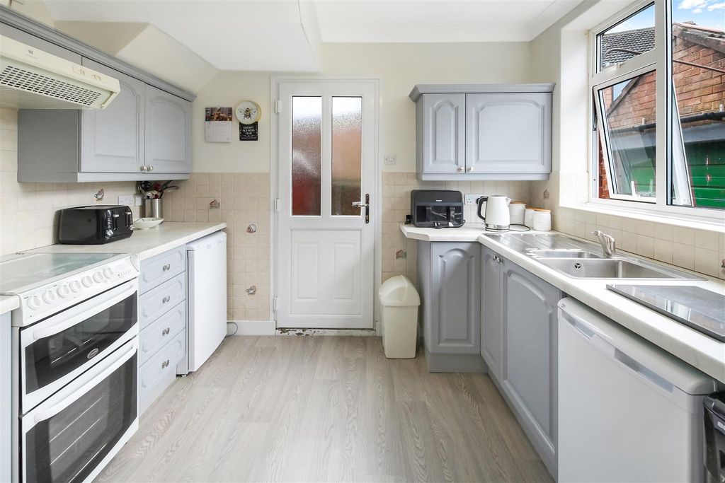 Property photo 3 of 12 Img_0157.Jpg