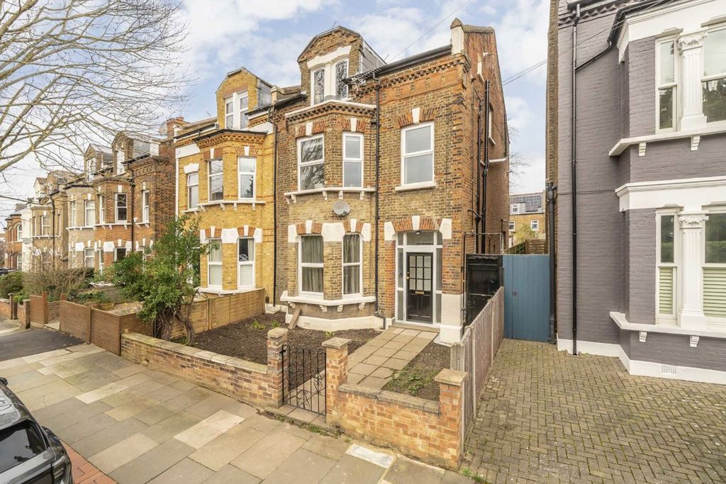 Property photo 1 of 7