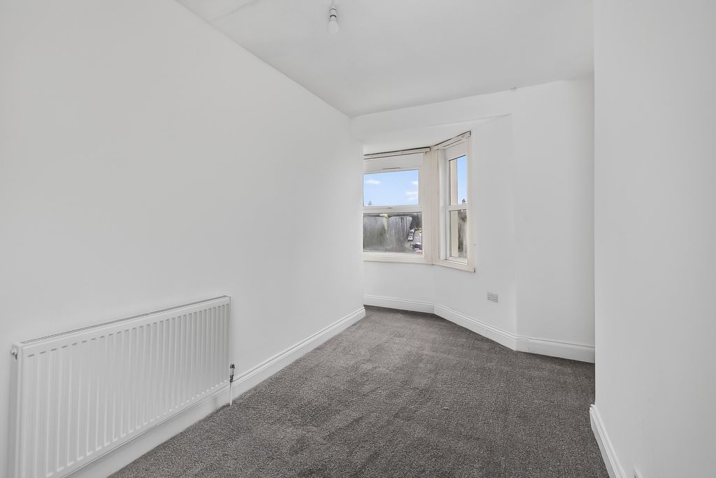 Property photo 3 of 8 0004