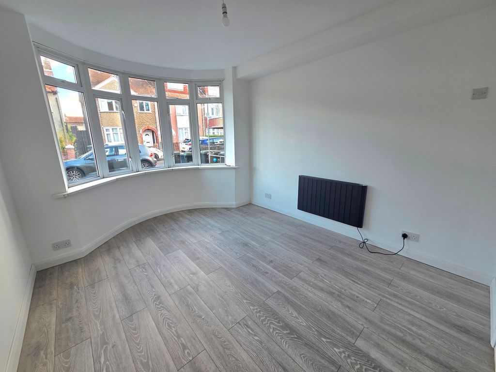 Property photo 2 of 16 Image