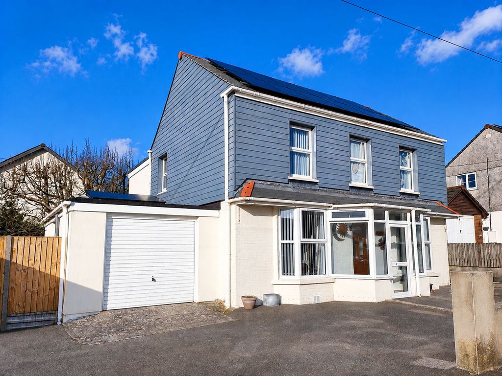 Property photo 1 of 18 External