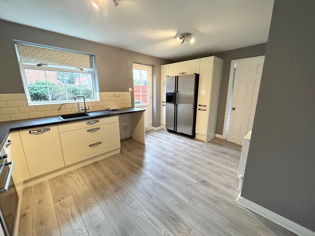 Property photo 2 of 16 Kitchen