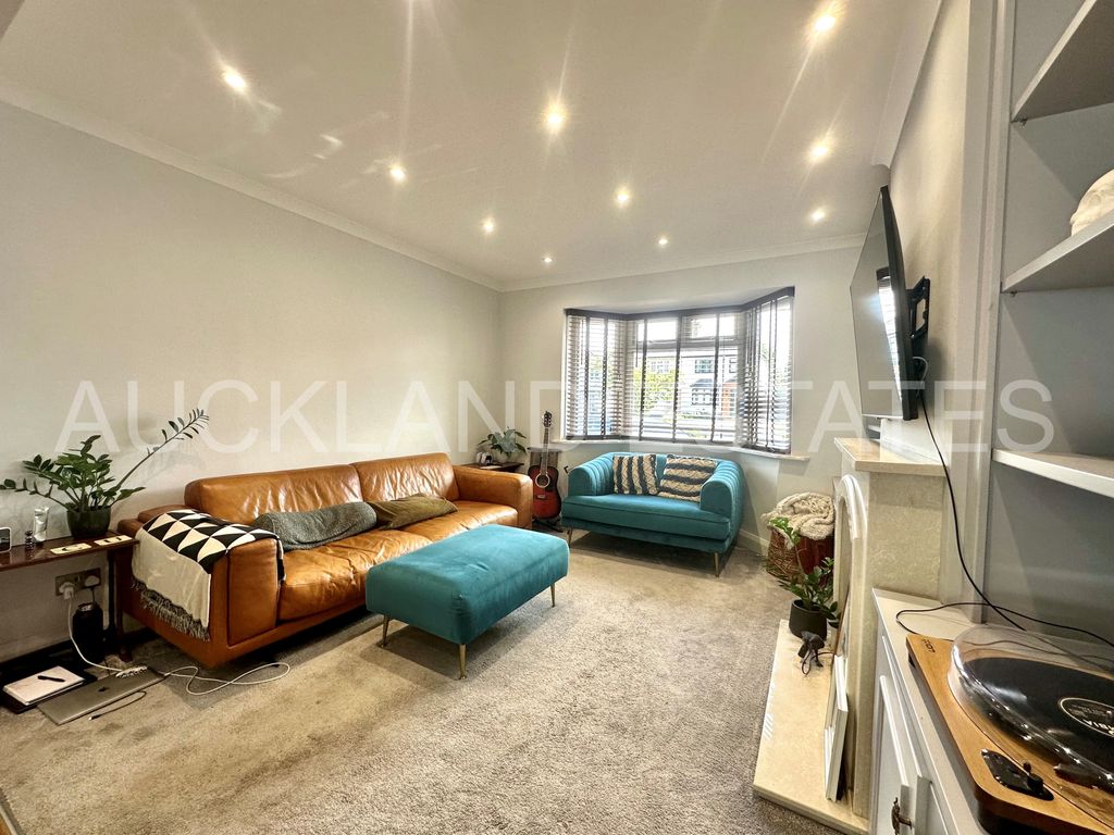 Property photo 3 of 17