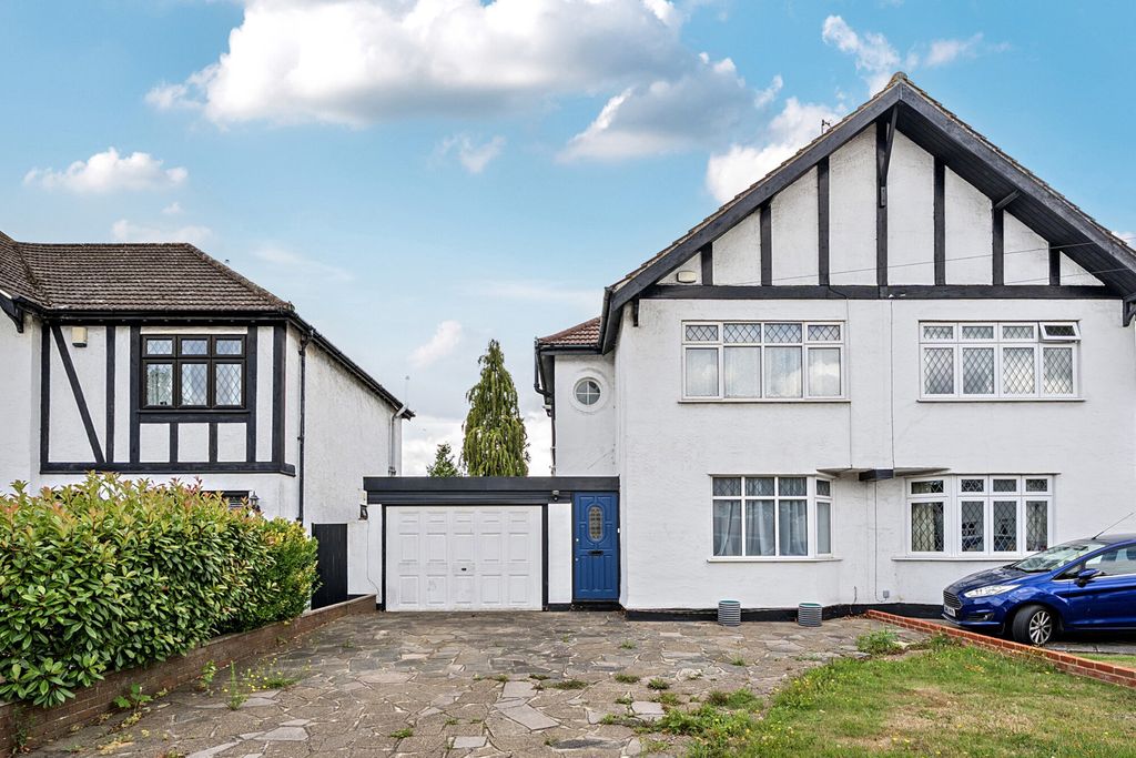 Property photo 1 of 12 External