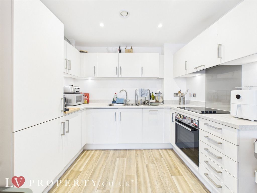Property photo 2 of 13 Picture No. 04