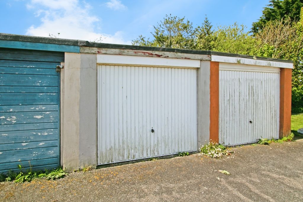 Property photo 2 of 16 Photo