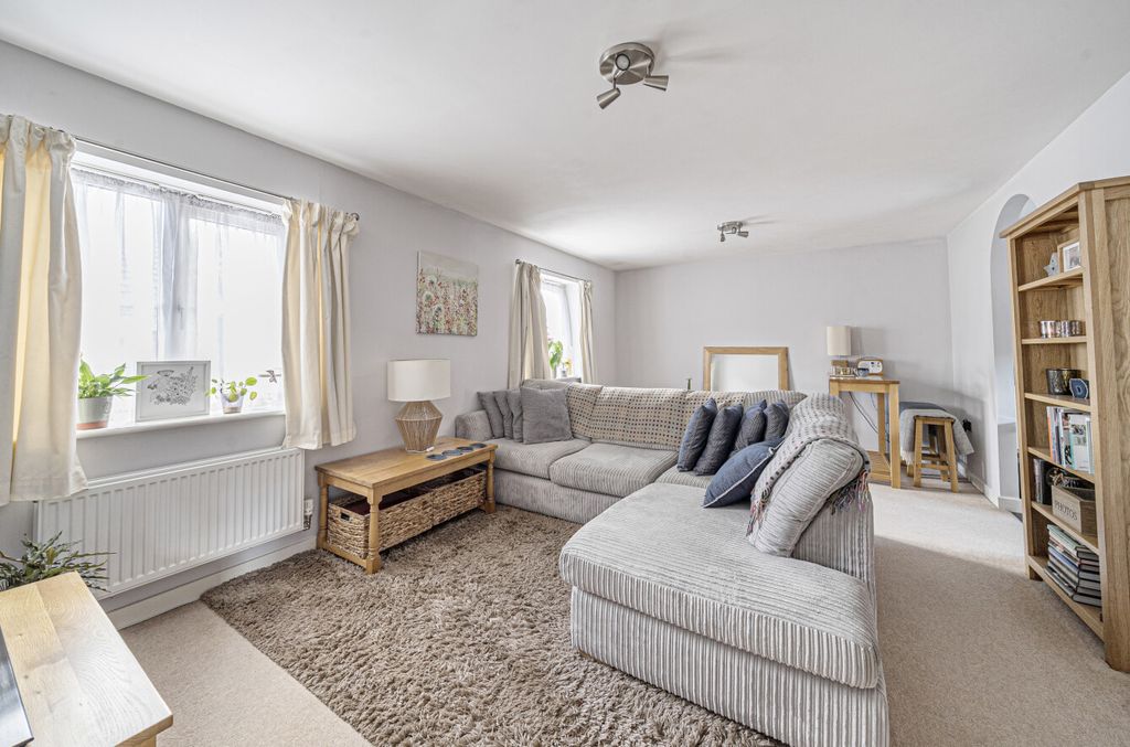 Property photo 2 of 15 1353441-8-68d1527...