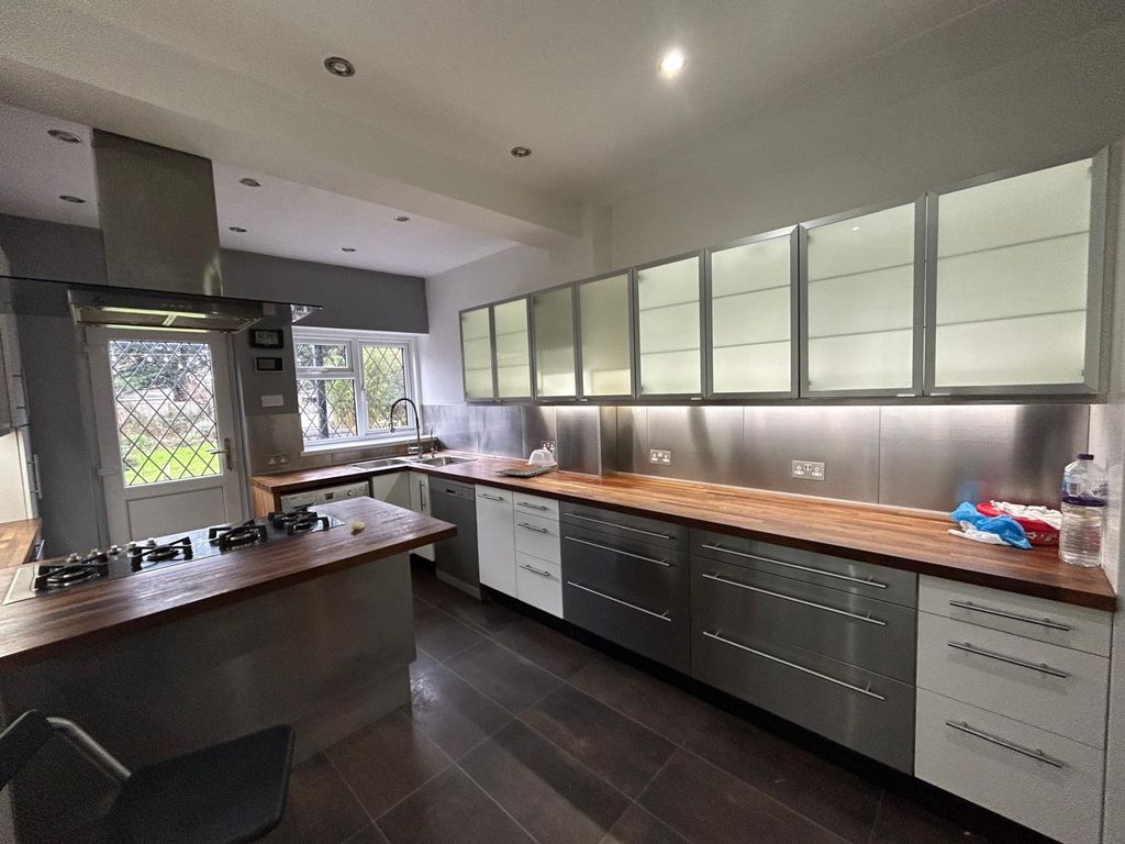 Property photo 2 of 19 Gallery