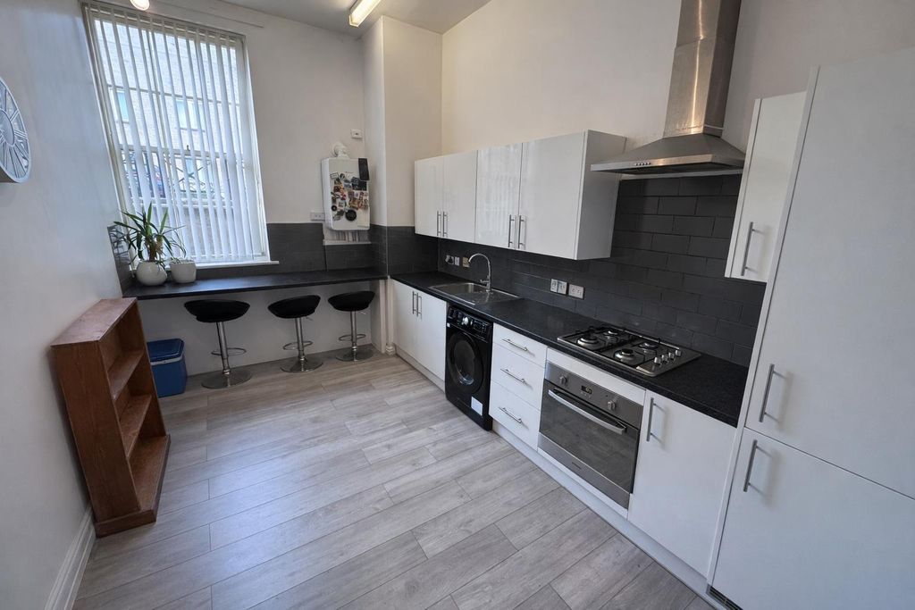 Property photo 2 of 10 2.Png