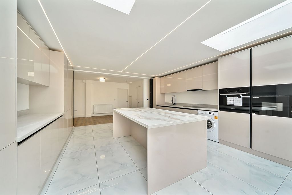 Property photo 3 of 12 Not Specified